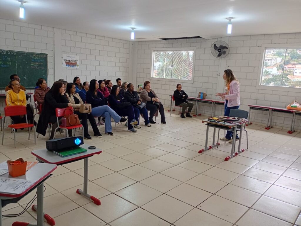 Formação para professoras numa escola municipal