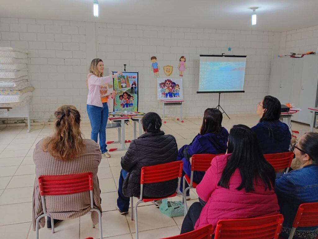 Roda de conversa com mães e pais numa escola