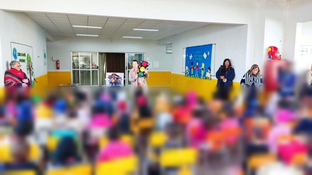Palestra para a turma de uma escola de educação infantil